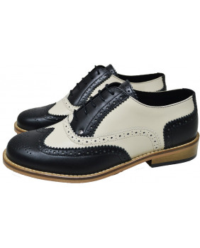 Derby shoes beige and black...