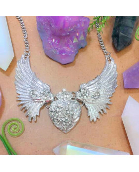 Collier pendentif coeur avec ailes d'ange