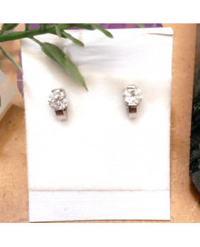 Earring with CZ crystal