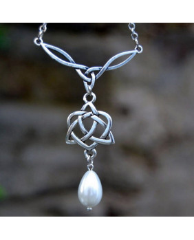 Collier noeud celtique avec perle